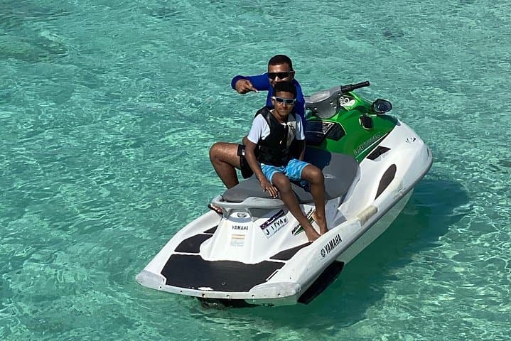 Daymaniyat Islands by Jet Ski Tour with Snorkeling & Turtles