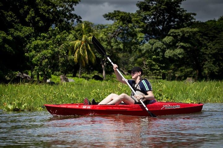 Las Isletas 2-Hour Kayak Adventure in Granada with Pickup