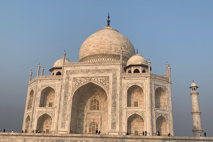 Same Day Taj Mahal Tour by Flight from Mumbai, Pune or Chennai