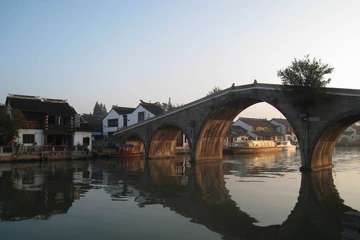 2-Day Private Guided Tour to Shanghai City Highlights