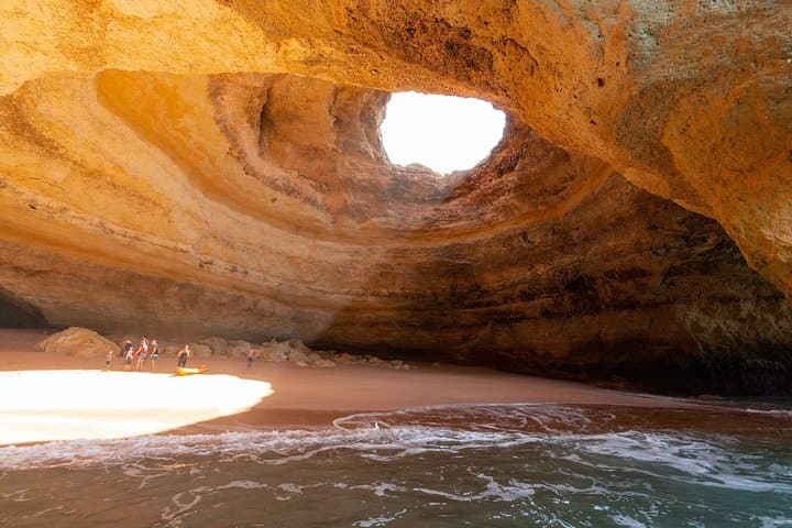 Albufeira: Dolphins and Caves Private Tour