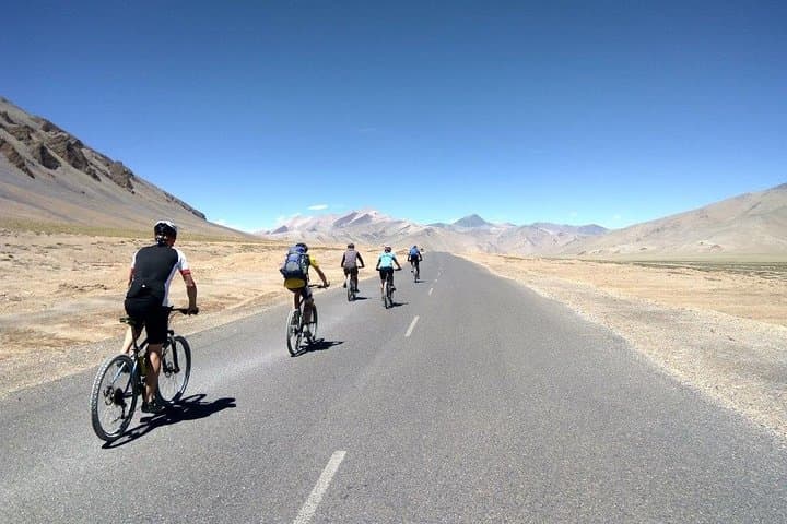 9-day Private Cycling Tour Manali to Leh Highway