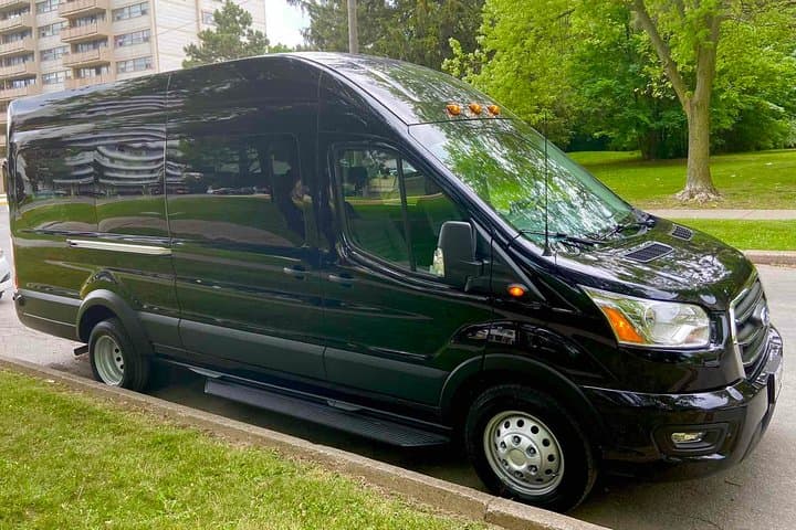 Private Transfer from Toronto Pearson Airport to Toronto