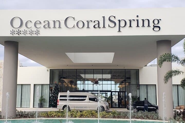 Montego Bay Airport to Ocean Coral Spring Private Transfers
