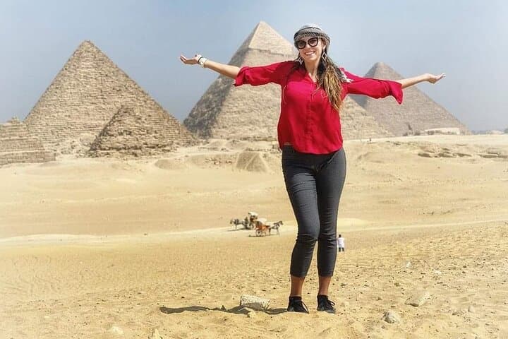 Cairo Combo Tour to Giza Pyramids, Sphinx, Egyptian Museum & Coptic Cairo+ Lunch