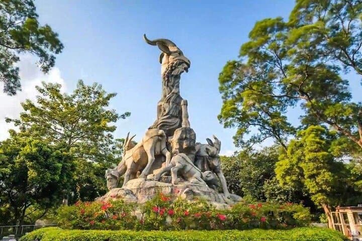 26-Day Private Tour from Chengdu to Guangzhou with the Driver