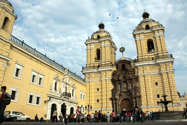 Private Full-Day: Lima City Tour, Cathedral, San Francisco Church, Larco Museum