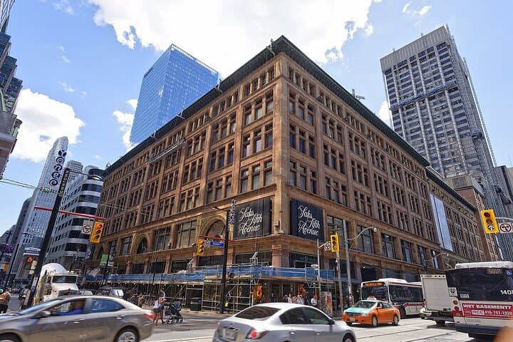 Private 4-hour City Tour of Toronto with driver and guide - Hotel pick up
