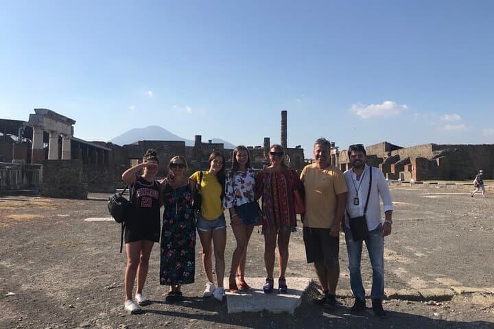 Small group Pompeii guided tour