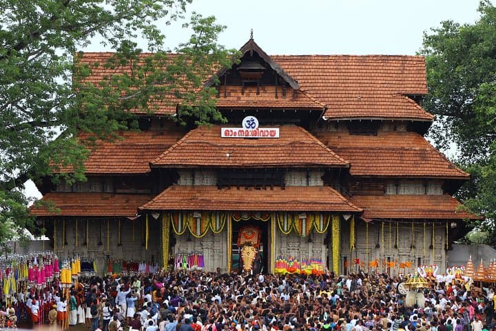 Private Day Trip to Varkala by Car (Guided City Sightseeing Tour)