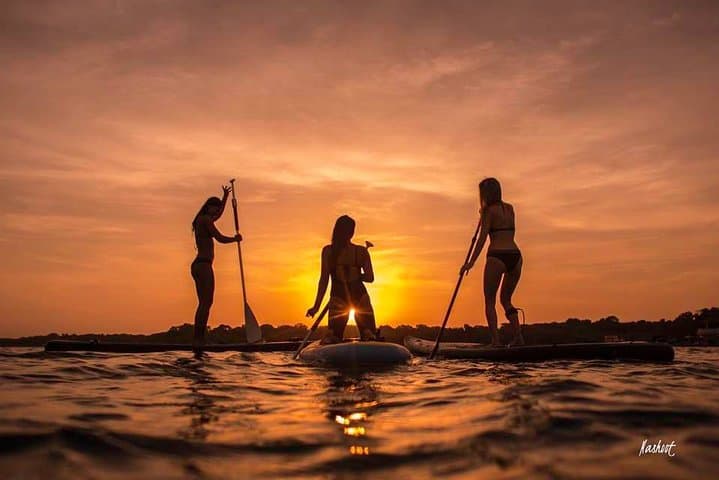 Miami Beach: Illuminated Sunset Paddleboard Tour