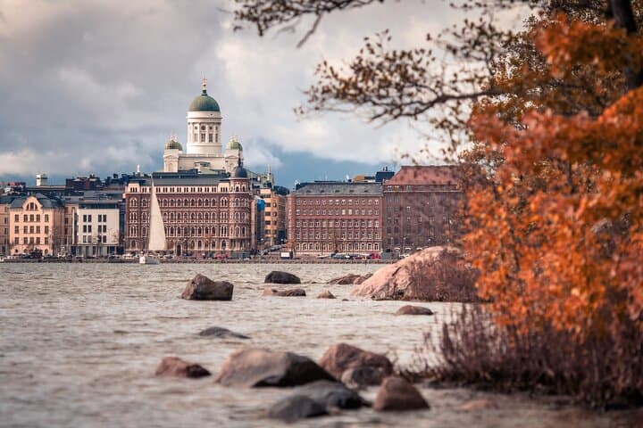 Helsinki walking tour with a city planner