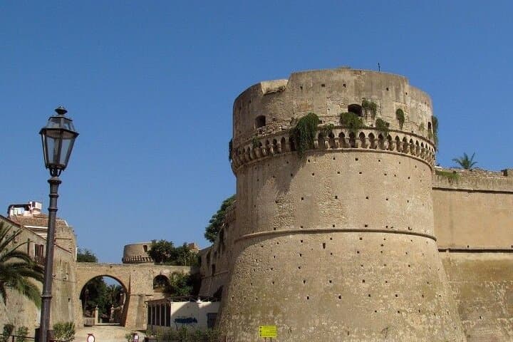 Private Walking Tour from Crotone to Isola Capo Rizzuto