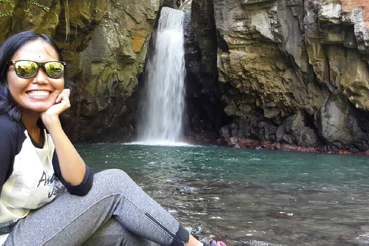 Sambangan Waterfall Tour with Dolphin Watching and Snorkeling in Northern Bali