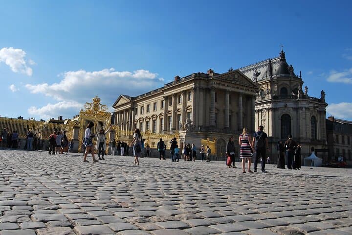 Versailles Small Group Guided Tour with Local Guide