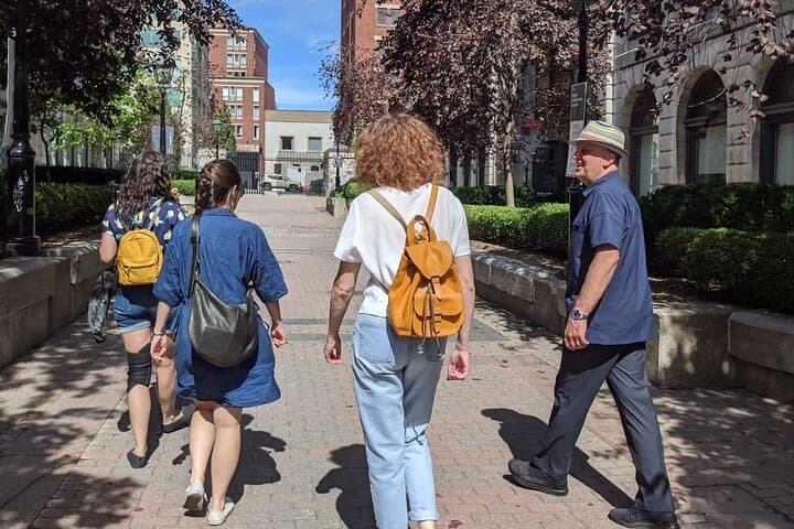 Semi-Private Old Montréal Walking Tour by Guidatour