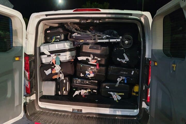 Private Round Trip 6 Passenger Van
