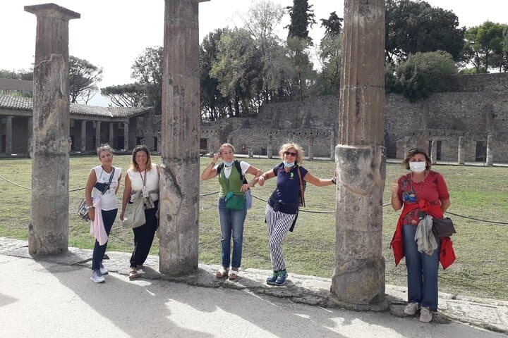 Explore Pompeii & Stabiae – Small-Group Classic Ford Transit Tour