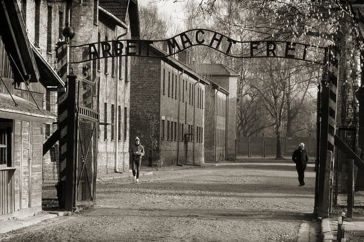 Auschwitz Birkenau Guided Tour from Krakow/Tickets included