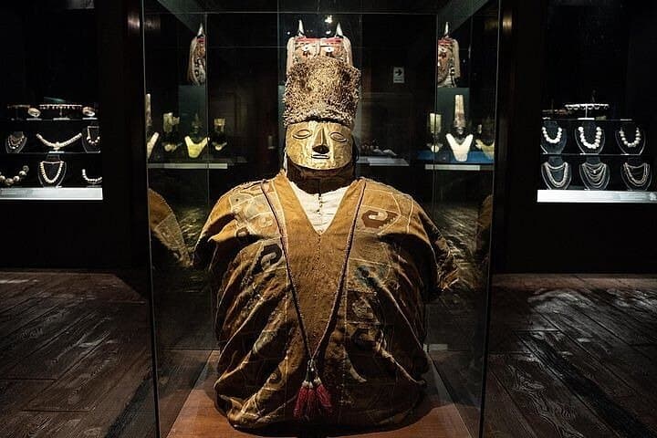Larco Museum Tour & Gastronomic Experience with rountrip transfer