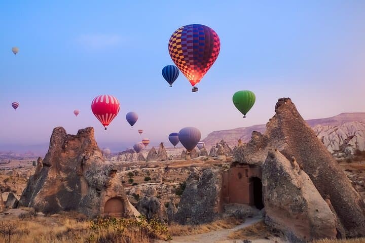 2-Day Cappadocia Tour from Istanbul with Cave Hotel Stay