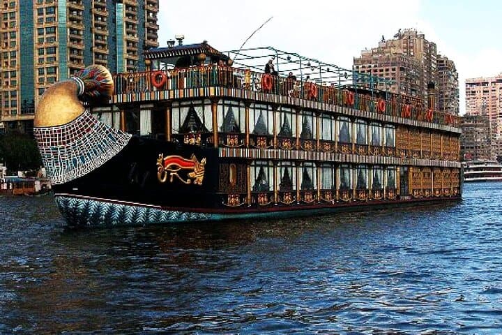 Night Dinner Cruise in Cairo