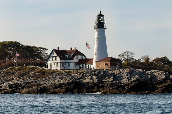 Small Group Afternoon Lighthouse Boat Cruise With Local Drinks