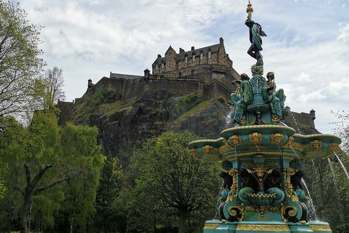 Edinburgh Old Town Private Self-Guided Tour