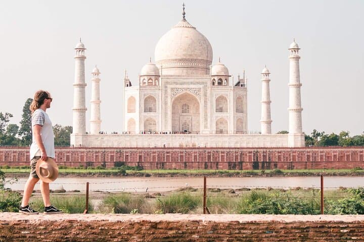 2-Days Private Taj Mahal Sunrise Tour from Mumbai by Round Trip Flights