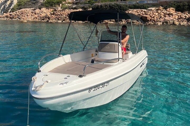 2 Hours Boat Rental in Santa Ponsa without License