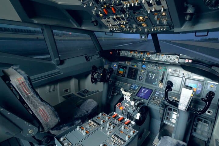 Flight Simulator INTERMEDIATE CRUISE 60 Mins