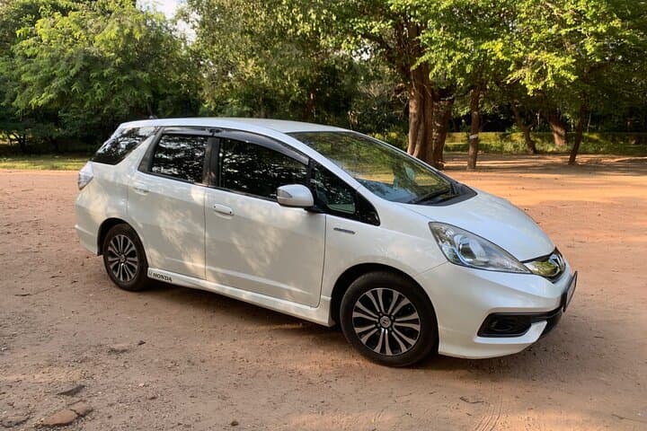 Negombo to Colombo Airport Transfer by Private Car