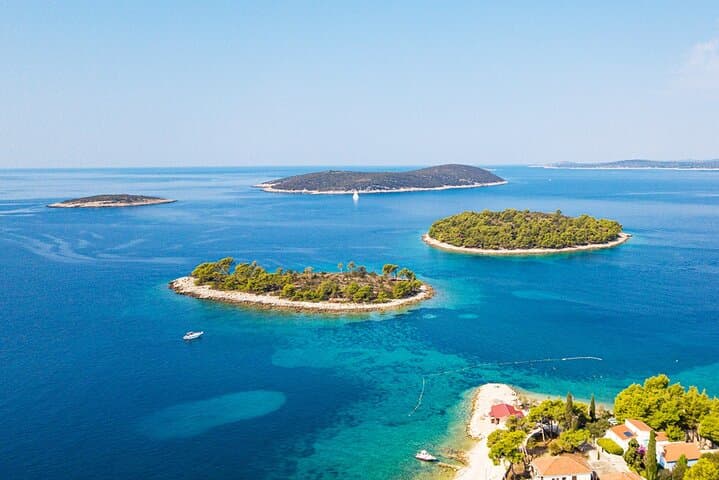 Private speedboat tour from Trogir and Split all around Island Šolta