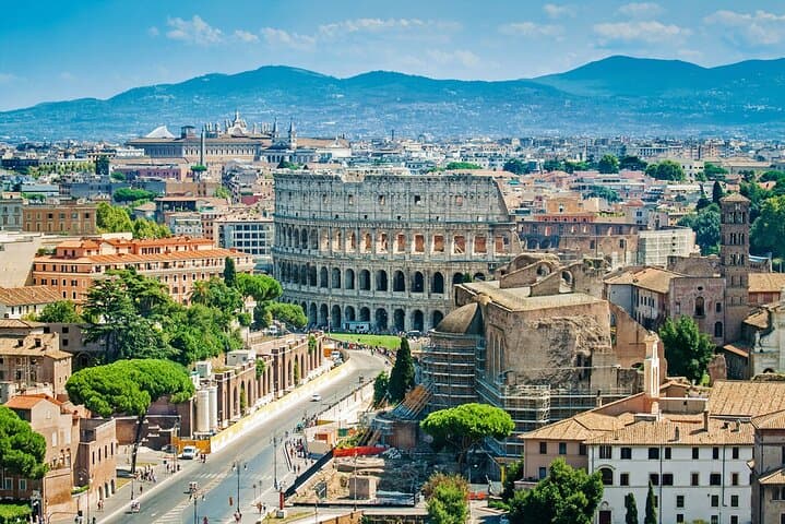 Small-group Colosseum, Forum and Palatine Guided Tour