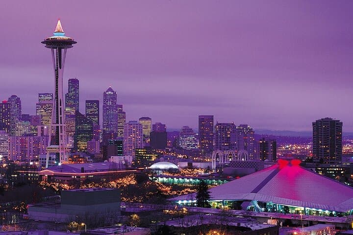 Seattle’s Yuletide Magic: A Christmas Wonderland Private Tour