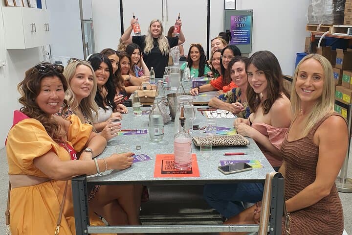 Small-Group Gin Distillery Tour in Perth
