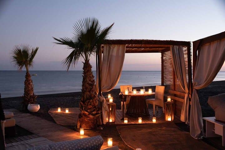 Romance in Santorini
