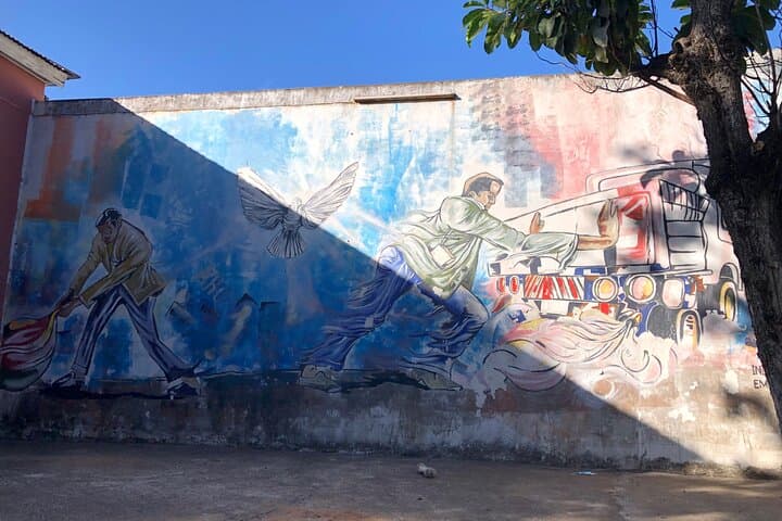 Maputo Downtown Art Walking Tour with a Beer Stop