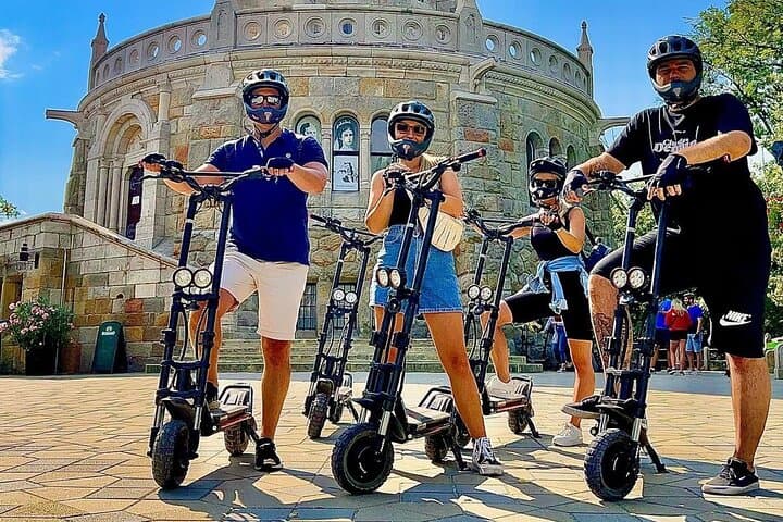 E-scooter sightseeing tour @ Normafa and Elizabeth lookout