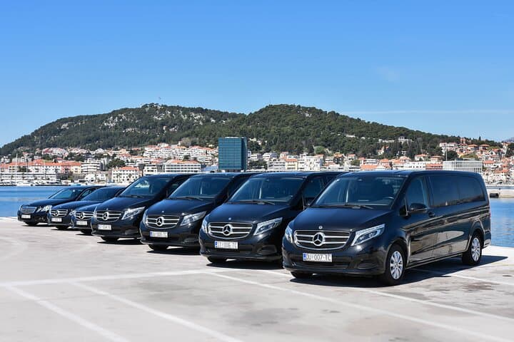 Luxury private transfer: Split Town to Split airport