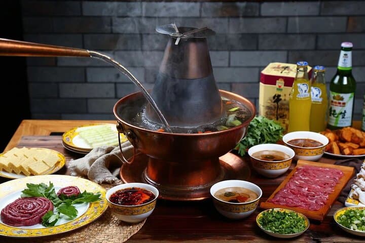 Authentic Lunch or Dinner Tour in Beijing's Best Hidden Spots
