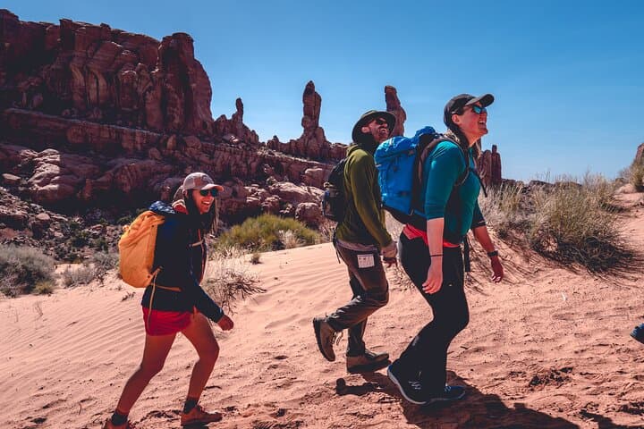 Arches Full Day Small Group Tour & Hike