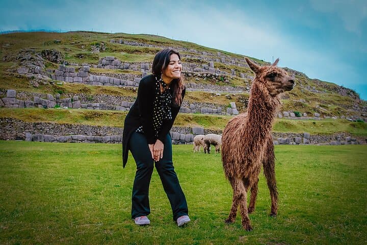 Sacred Valley & Machu Picchu 4star hotel & Panoramic Train 2 days