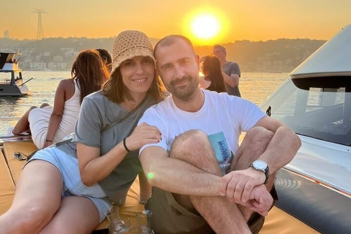 Istanbul Sunset Cruise Experience on Luxury Yacht -Local guide