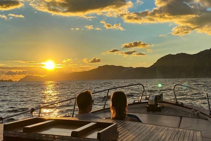 Sunset Group Boat Tour along the Amalfi Coast with Prosecco wine