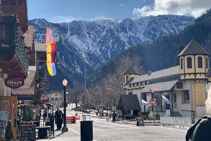 Visit Leavenworth on a guided Cascades and Snoqualmie Falls Tour