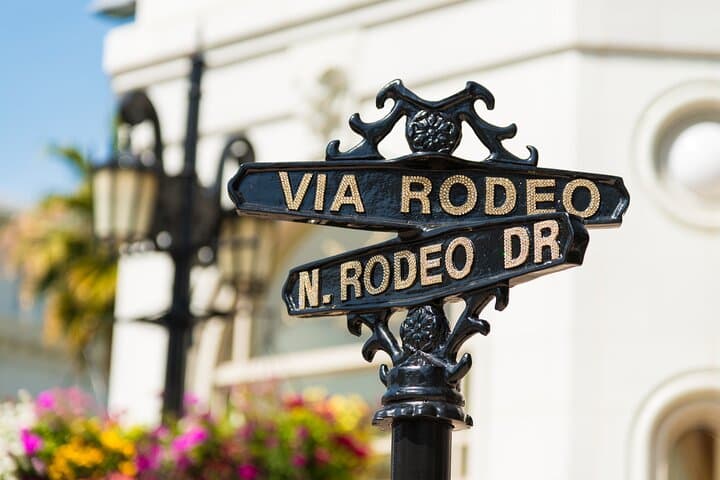 Beverly Hills Food Tour with Gourmet Tastings and Drinks