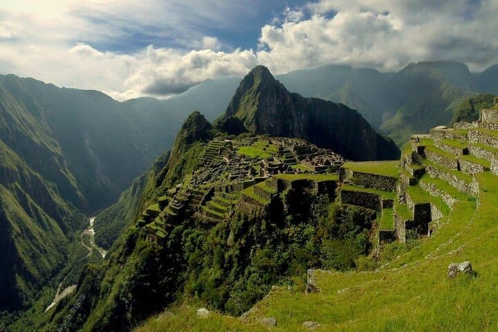 Machu Picchu 2-Day Tour by Train – From Cusco