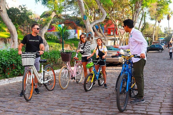 Lima Bike Tour in Miraflores & Barranco - Shared small group
