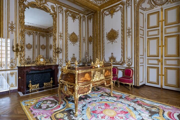Versailles - Guided Tour in The King's Private Apartments